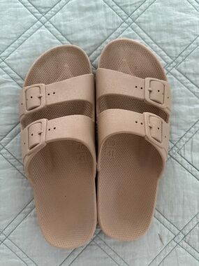 Freedom Moses Sandals | Women’s size 10 (41)